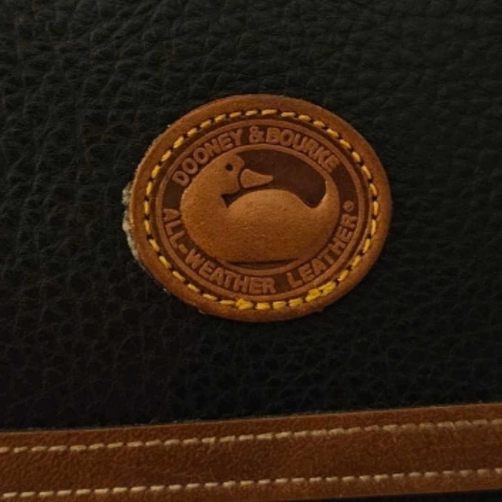 Dooney & Bourke Vintage Classic Black Tan Genuine Pebbled AWL Wallet - Picture 5 of 8